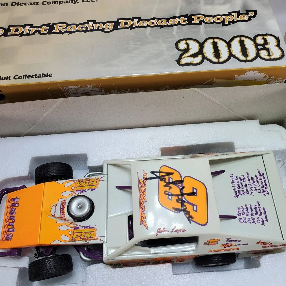ADC John Logue‎ 69 Dirt Modified Diecast 1:24 White Autographed 2003 Limited Ed